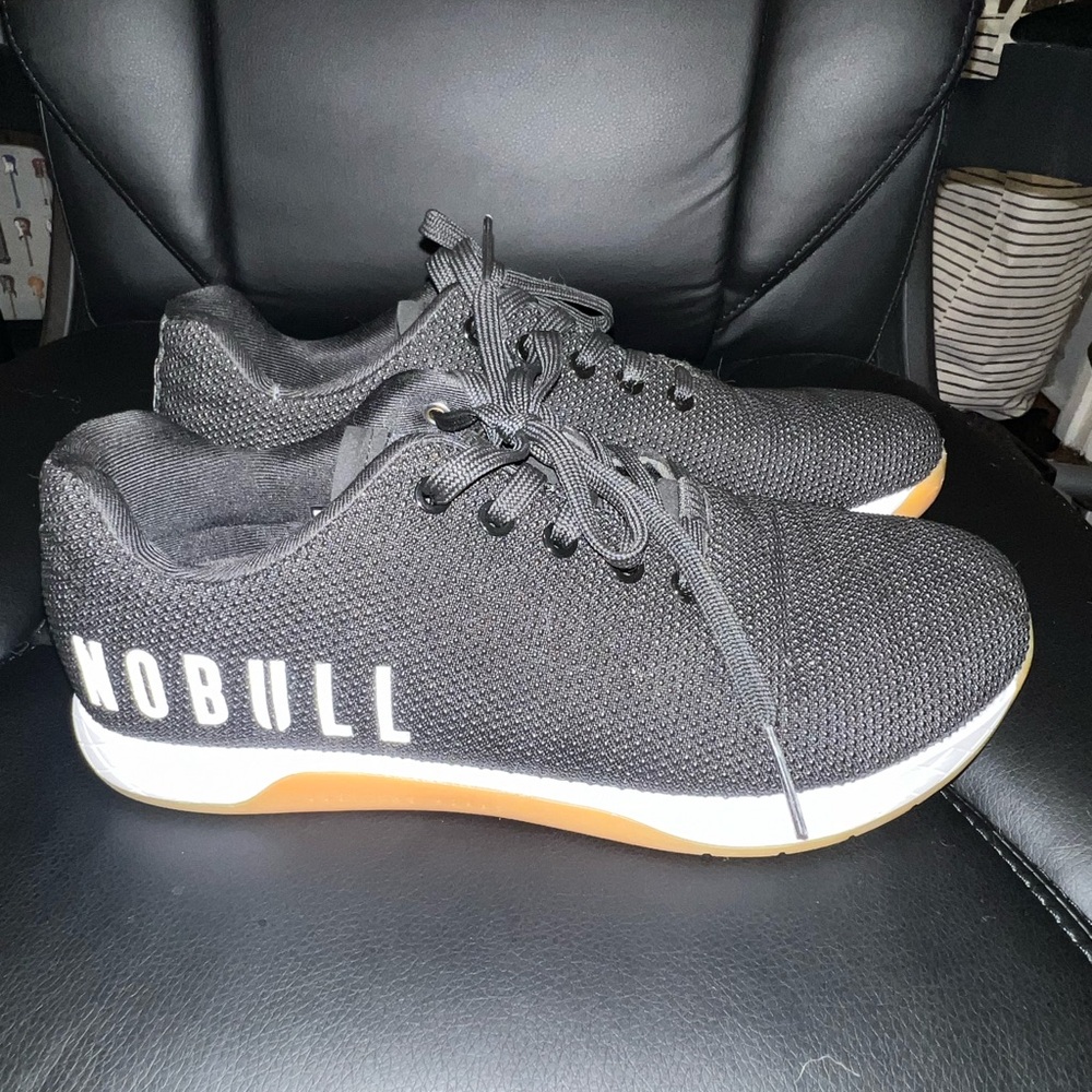 NoBull Women’s Gum Trainer Size 11